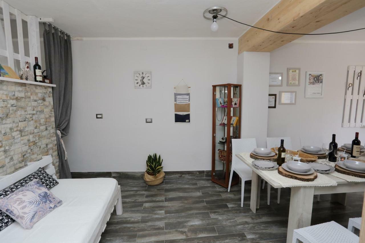 דירות Santadi Casa Del Cicloturista מראה חיצוני תמונה